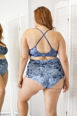 Lunalae Delphine Top - Gunmetal Velvet -Pole Wear Shop 6R7A7754 aaafc8f0 0d0e 4fee a4d9 e91355bf2441