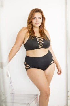 Lunalae High Waist Cross Section Shorts - Black -Pole Wear Shop 6R7A8505 d71ce4a8 fd8f 4cd5 93dc 4c936830a984