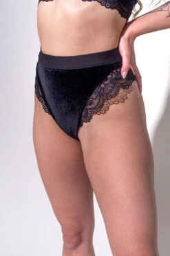 Sorte Velvet Adore Shorts - Black 7 Sorte Velvet Adore Shorts - Black -Pole Wear Shop ADORE 7