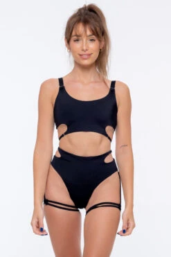 Nona Perkasa Gladiolus Top - Black -Pole Wear Shop Gladiolusblack04 62f196c4 5cb9 404f 85c0 e2a77130f3fa