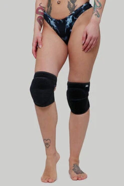 CXIX Velcro Kneepads - Black Panther 11 CXIX Velcro Kneepads - Black Panther -Pole Wear Shop IMG 1774 LOW