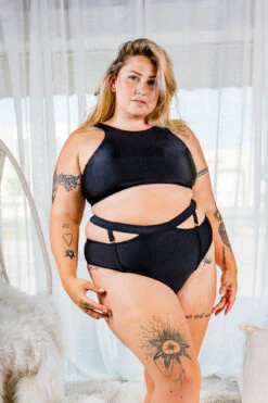 Chantay Polewear Pretzel 2-way Top - Noir 13 Chantay Polewear Pretzel 2-way Top - Noir -Pole Wear Shop IMG 2602