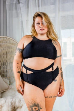 Chantay Polewear Pretzel 2-way Top - Noir 19 Chantay Polewear Pretzel 2-way Top - Noir -Pole Wear Shop IMG 2603