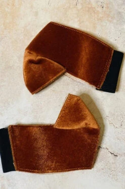 Hella Heels Classique Velvet Shoe Protector - Brandy -Pole Wear Shop IMG 88942 900x 444ac7aa 6058 4981 bf06 26bb3556ba27